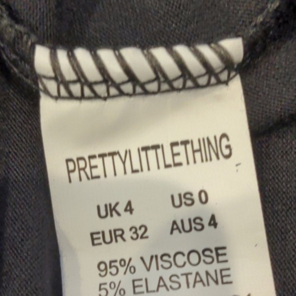 PrettyLittleThing Black Roll Sleeve Cropped Tee size 0 - Picture 5 of 5